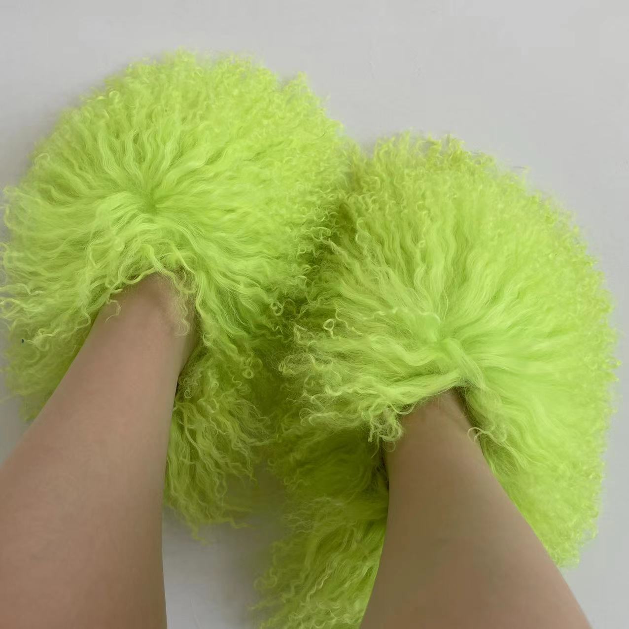 Fur slippers